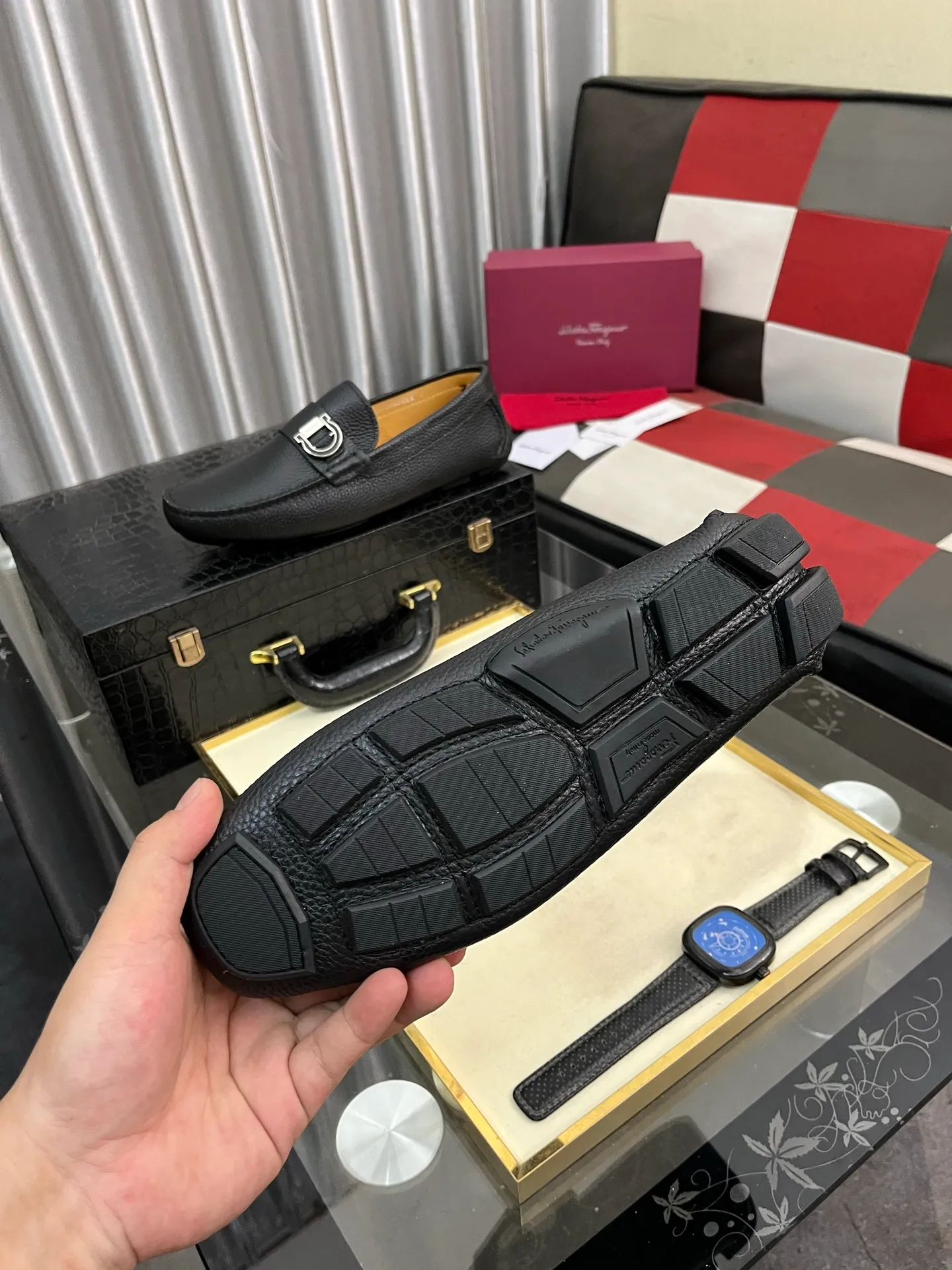 Men's shoes 💰560⌚️⌚️ Ferragamo [Ferragamo] new high-end quality framed shoes. The style is luxurious and elegant, with equal emphasis on practicality and style. We pay special attention to quality and details. The shoe last leather, workmanship and comfort are not inferior! Material: Imported first-layer soft cowhide leather upper ➕Genuine leather lining, code number: 38-446️⃣colors available